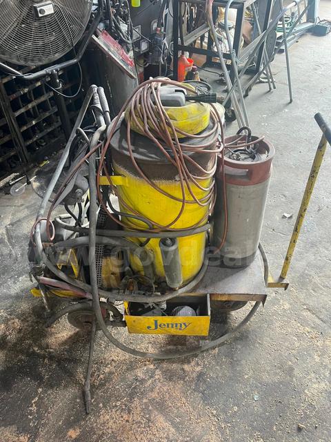Steam Cleaner/ Pressure Washer