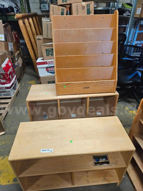 LOT (3) Kids Furniture