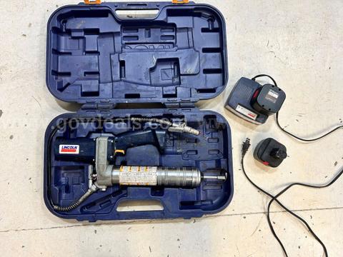 Cordless grease gun