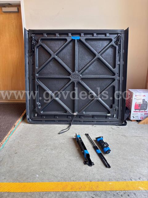 Hard Bed Cover from 2015 Nissan Frontier