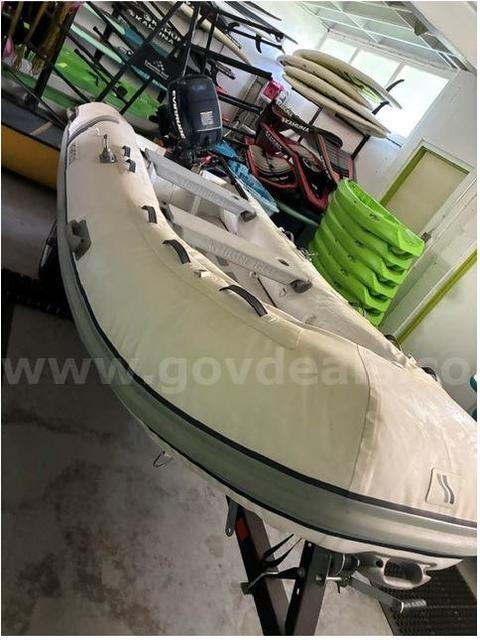 2018 Marlon Inflatable Boat, Includes 2020 Karavan trailer and 15HP Evinrude Mot