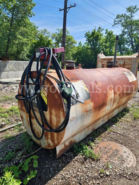 1,000 Gal Fuel Tank with Pump and Reel