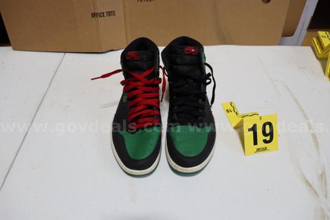 Jordan 1's Black/Green Size 11