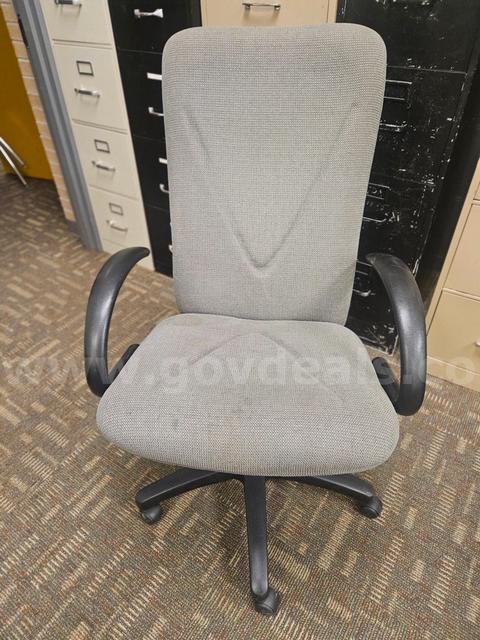 Used Office Chairs β Rolling Task Chairs w/ Arms