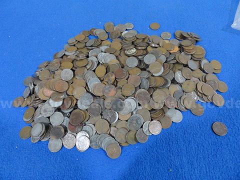 Lot of ~1,000 Lincoln Wheat (Copper & Steel) Pennies