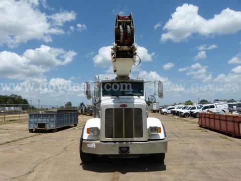 2009 Peterbilt 365 w/ 125' bucket