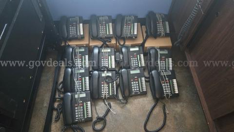 40 Landline Telephones Bundle β Mixed Models