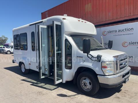 2019 Ford E350 Shuttle Bus