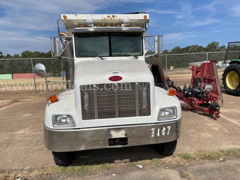 2004 Peterbilt 330