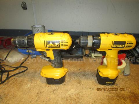 Dewalt  3/8 Cordless Drill Qty 2 Working Condition Unknown