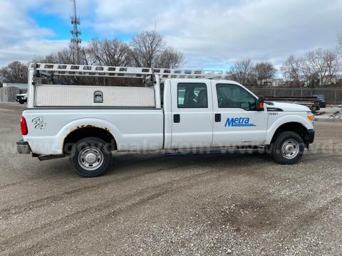 Unit 15421 - 2015 Ford F-250 Crew cab 6.2L V8, tires LT245/75R17