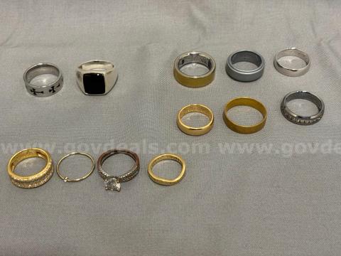 Lot of 12 Rings