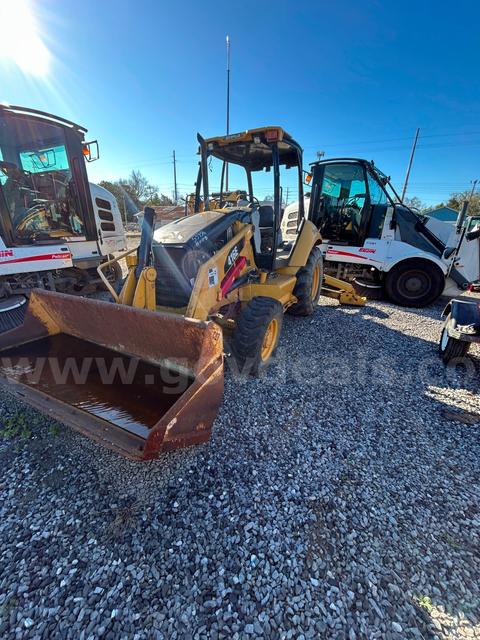 YELLOW 2015 CATERPILLAR 416 E BACKHOE LOADER
