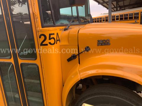 2000 International 3800 School bus