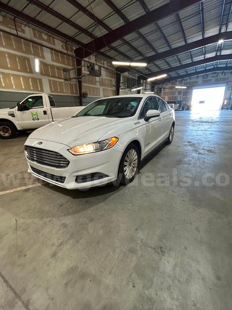 WHITE 2016 Ford Fusion Hybrid