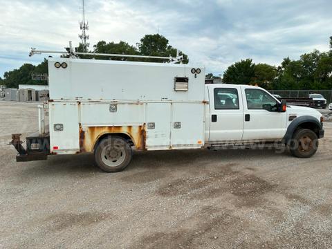 Unit 10521 - 2010 Ford F550, Dual Rears, RWD, Crew cab 6.4L V8 Diesel, tires LT225/70R19.5 tires