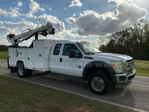 2013 Ford F-550 Four Wheel Drive Service/Crane Truck