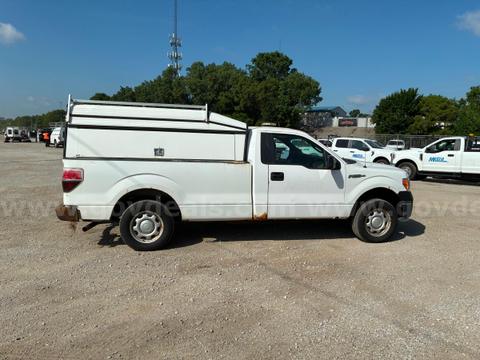 Unit 14408 - 2014 Ford F-150, 4x2, Reg cab 3.7L V6, tires LT225/65R17