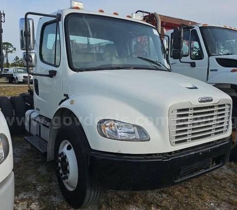 2007 Freightliner M2 106