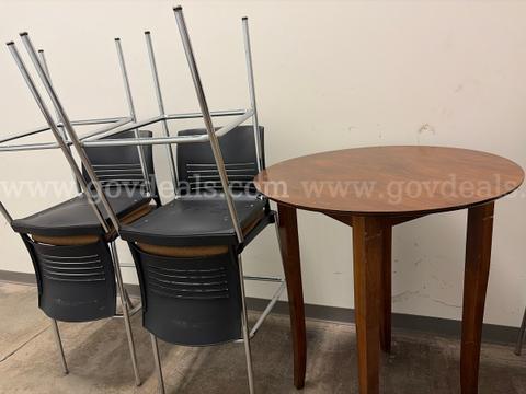 Wooden Round High Top Table with 4 Strive High Top Chairs