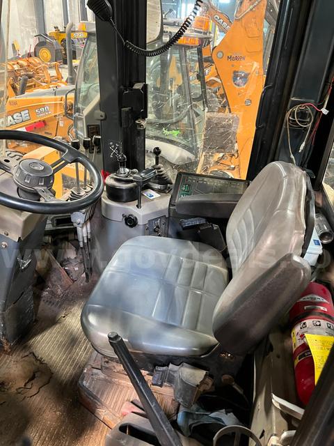 Case 621B Front end loader