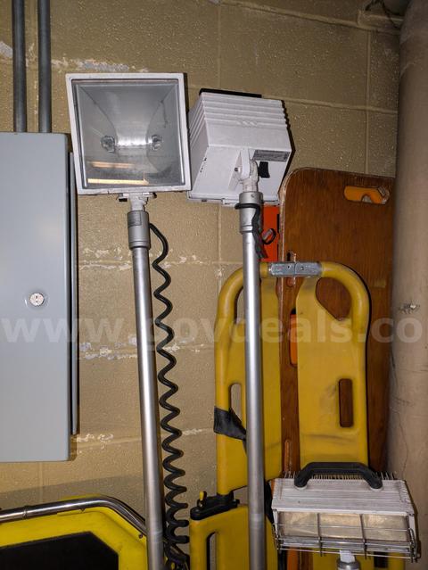 (2) Telescopic Flood Lights