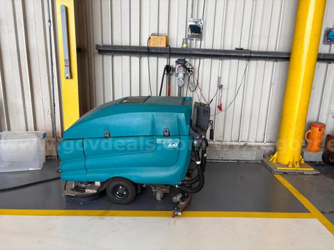 Tennant 5700 Walk Behind Floor Scrubber