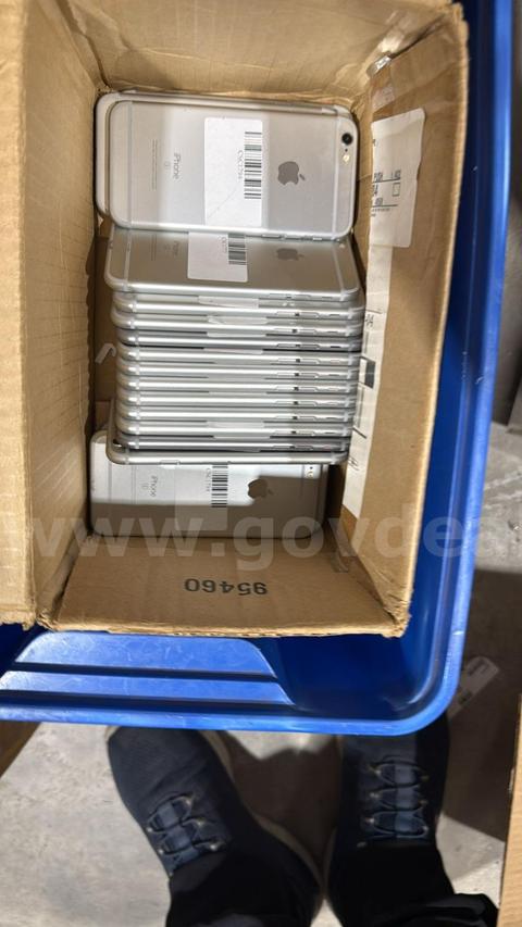 34 lbs Mix Scrap Cell phones Android and Iphone