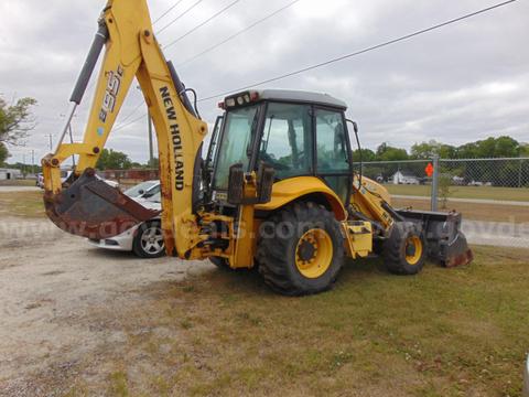 2014 New Holland B95C Loader Backhoe
