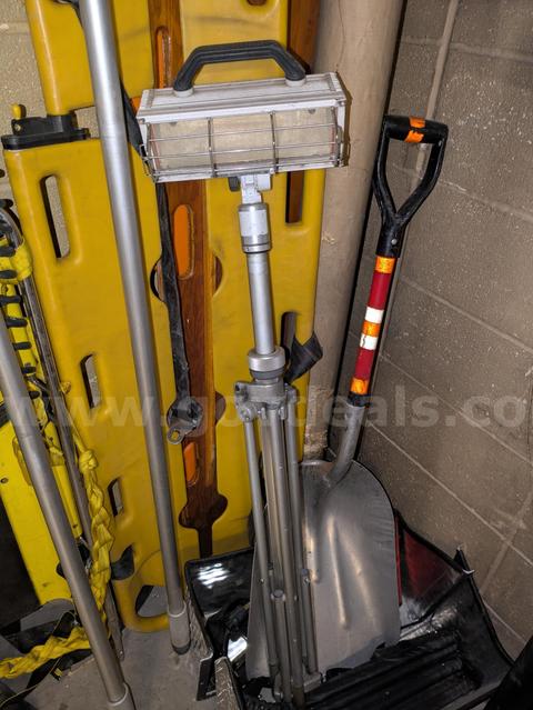 Tri-Pod Flood Light