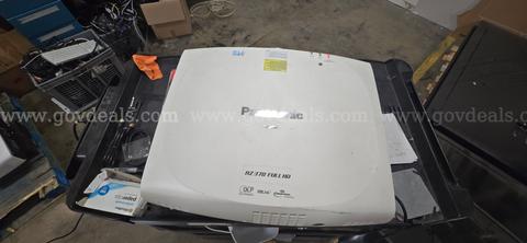 Panasonic RZ370 Full HD projector