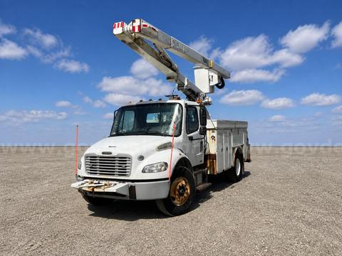 2012 Freightliner M2 6.7L diesel, Auto, A/C Versalift V043I-01, 47 ft, Over-Cent