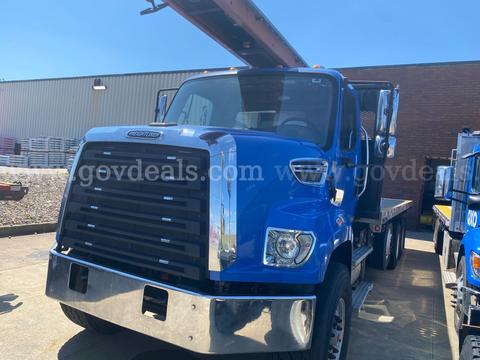 2016 Cleasby FBR-6-40 Roofing Conveyor on 2016 Freightliner 108SD T/A Flatbed Truck