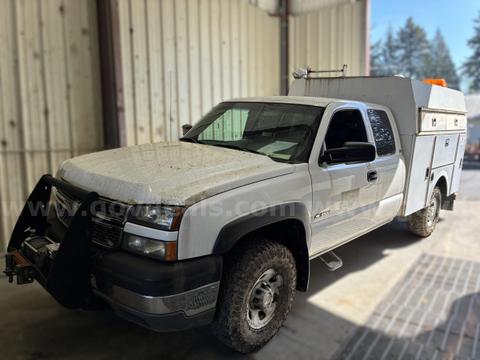 Utility Company Owned Surplus – 2005 Chevrolet Silverado 3500 4WD