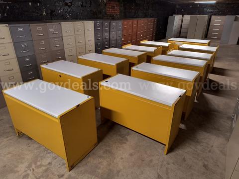 Lot of 12 Metal Steelcase Desks