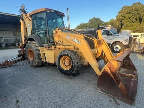 2004 JOHN DEERE 710G 4X4 BACKHOE TRACTOR