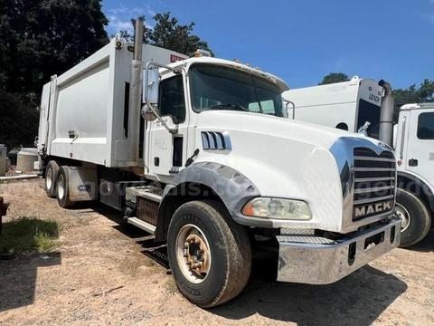 2010 Mack GU813