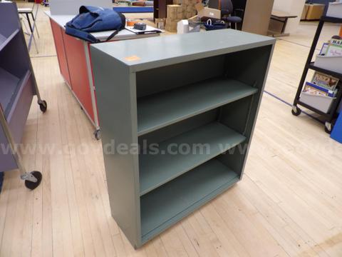 11 Bookshelves - various sizes