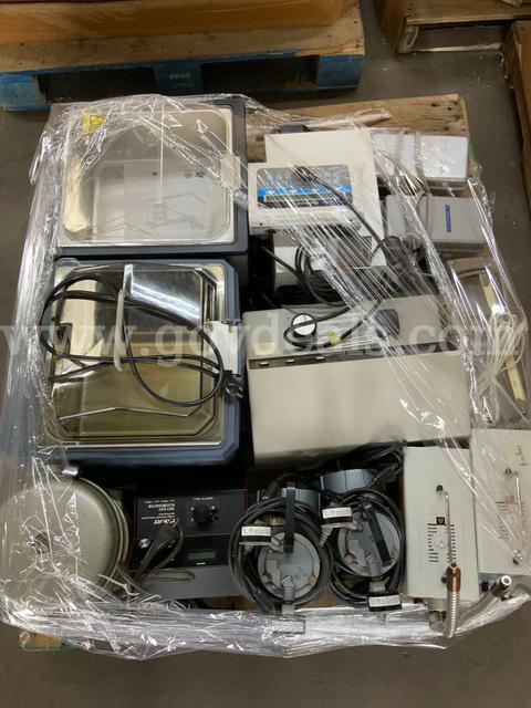 1 pallet of different types of lab equipment