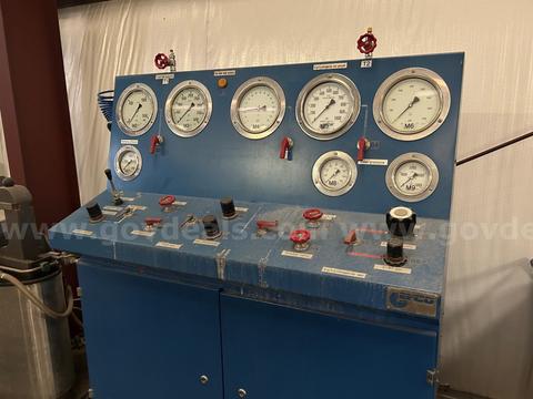 EFCO VALVE TESTER AND VALVE GRINDING MACHINE W/ TOOLS