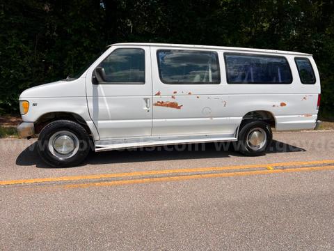 1998 Ford Club Wagon XL Super Passenger Van