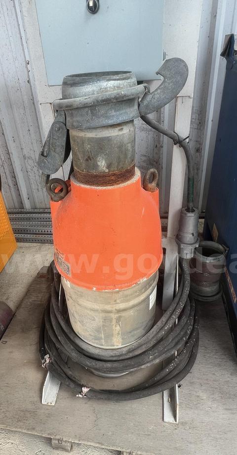 SUBMERSIBLE PUMP WITH ORANGE HOUSING
