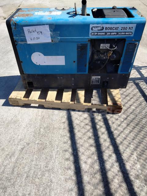 Bobcat 250 NT 20HP Onan Performance Welder