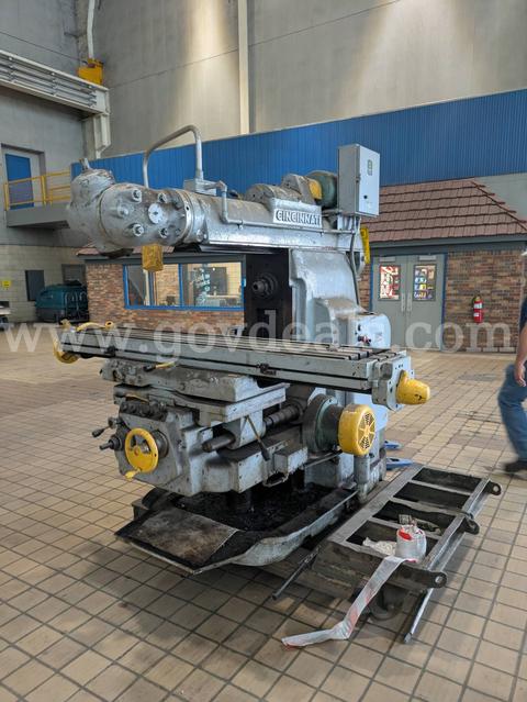 MILLING MACHINE