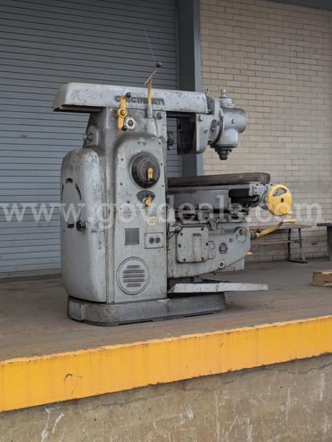 MILLING MACHINE
