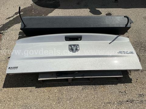 Used Tailgate and Bed Cover