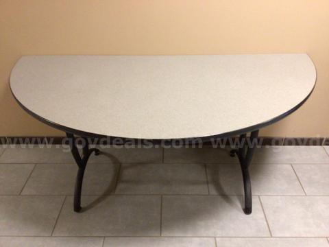 LOT - Half Round Tables