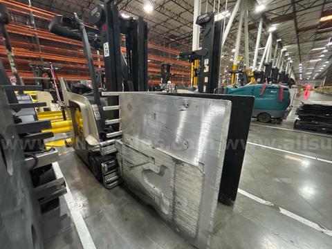 Crown RC 5500 Series Stand-Up Electric Forklift with Carton Clamp
