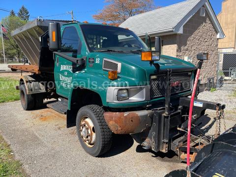 2009 GMC C5C042 w/Flatbed Truck w/ Salt Box Spreader & Plow