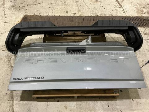 Factory Take-Off Tail Gate and Bumper